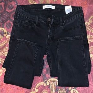 NWOT Abercrombie and Fitch Black Skinny Jeans